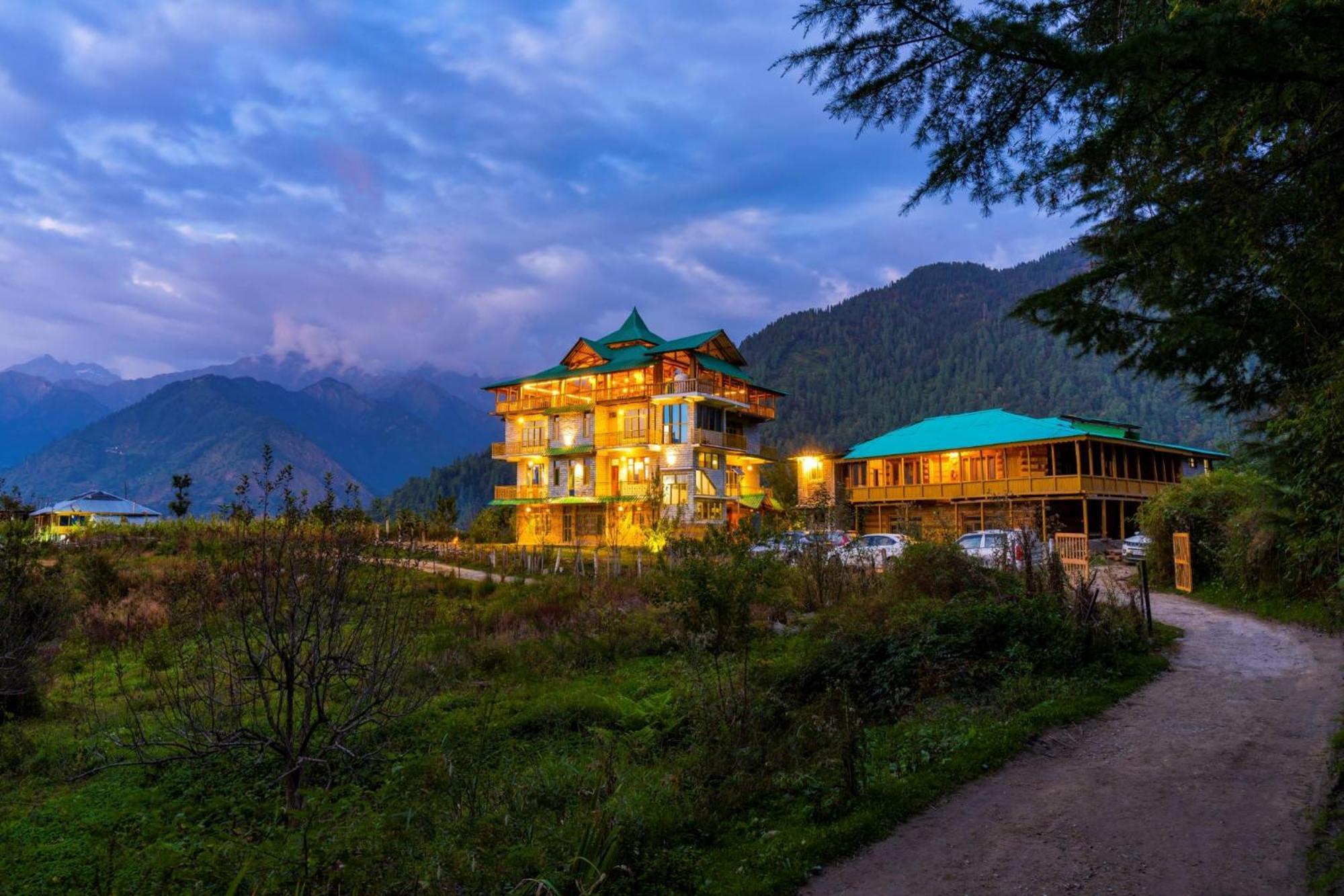Zostel Shangarh, Kullu Sainj Esterno foto